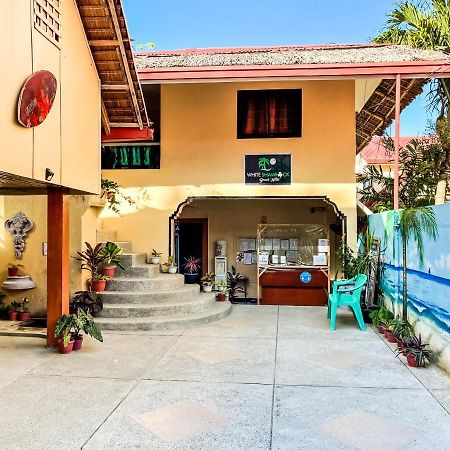 White Shamrock Beach Hotel Balabag  المظهر الخارجي الصورة