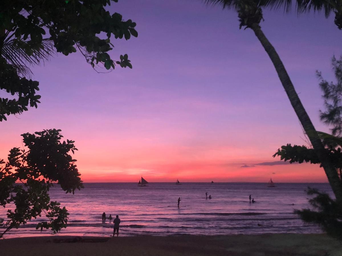 White Shamrock Beach Hotel Balabag  المظهر الخارجي الصورة