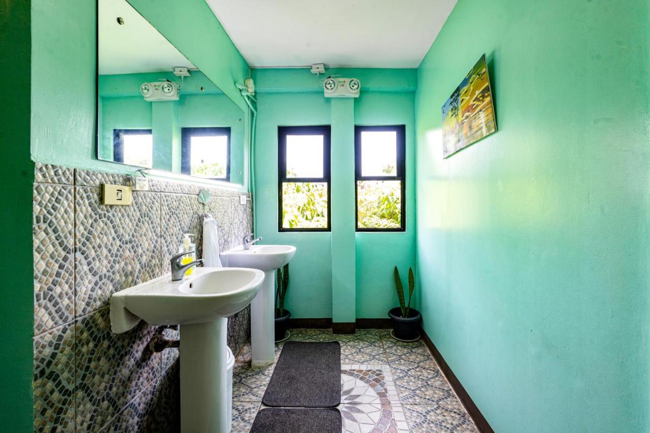 White Shamrock Beach Hotel Balabag  المظهر الخارجي الصورة